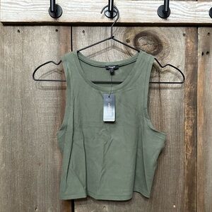 Express Fitted Ribbed High Neck Cropped Tank in Cactus Green Size Medium Women’s